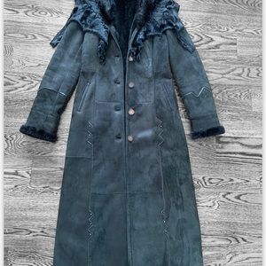 Pellenido long black fur coat